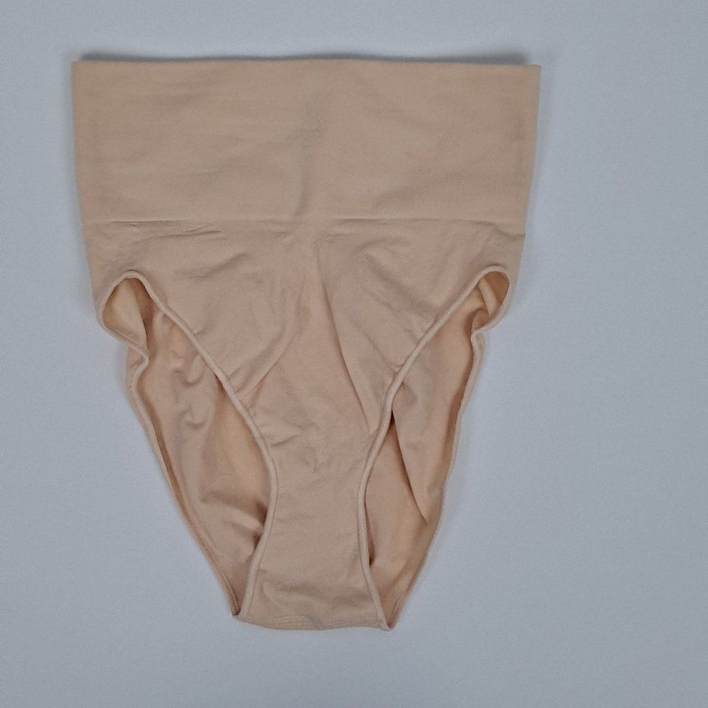 ‎Skims High Waist bonded shapewear NWOT